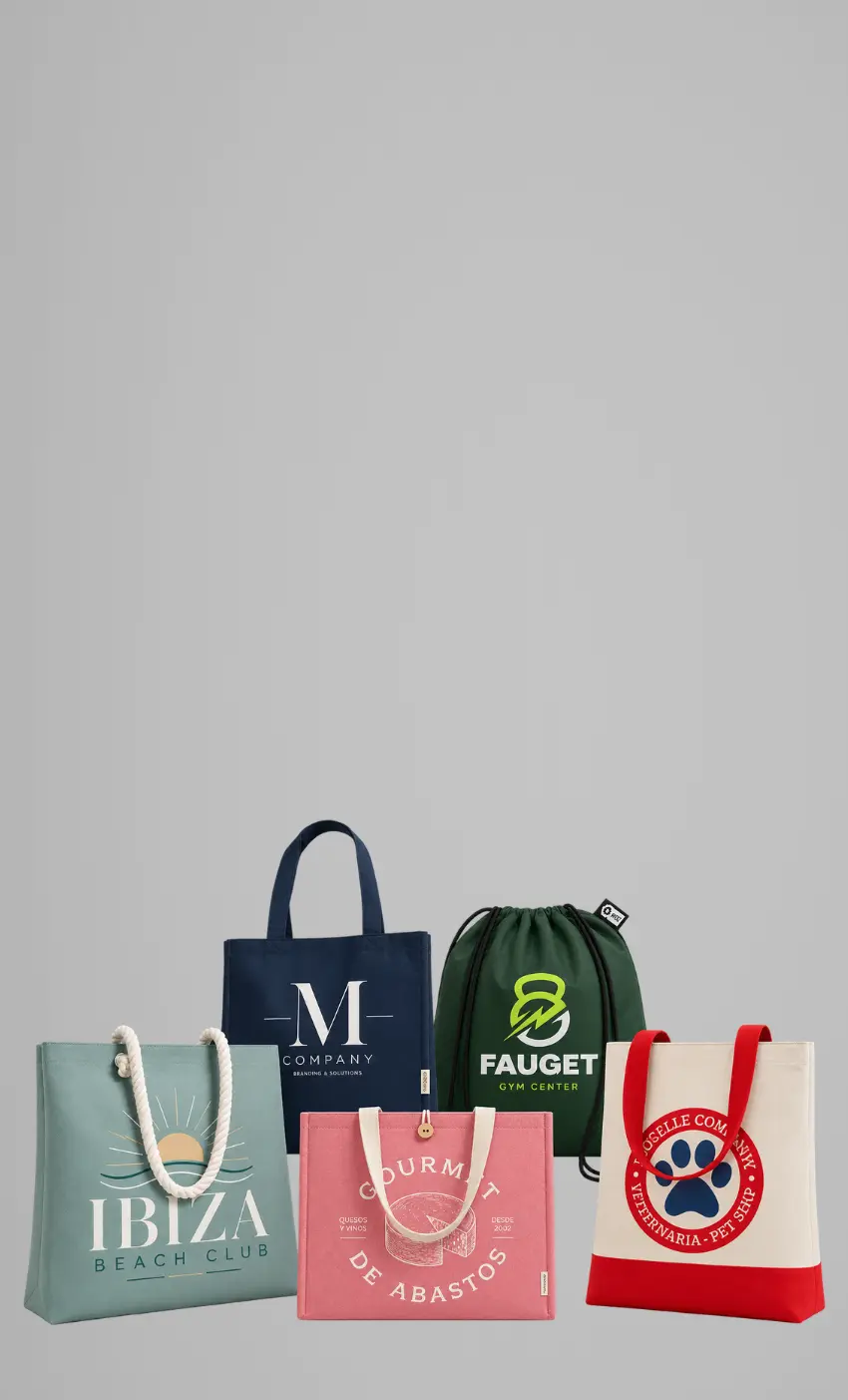 Tote bag de algodón con diseño impreso apoyada sobre una silla